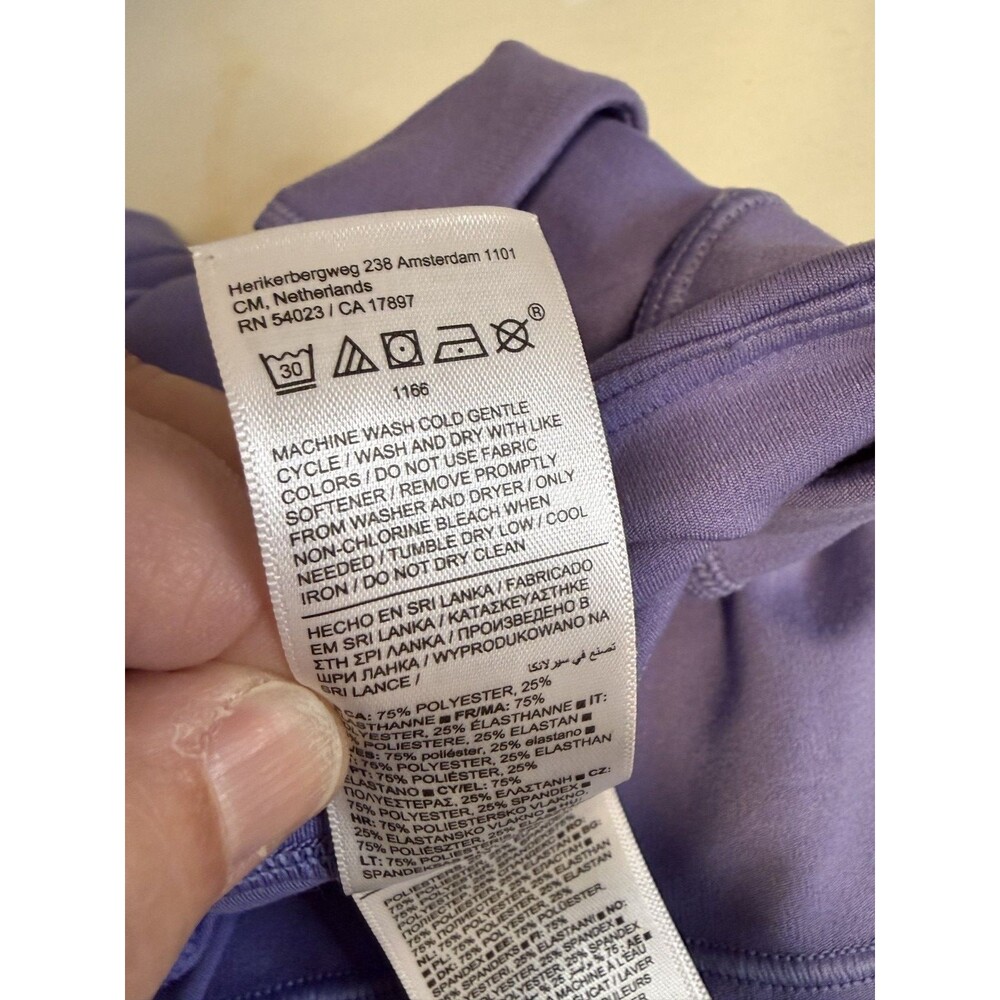 Athleta Girl Stash Your Treasures Purple Bike Shorts XS 6 Pockets Powervita EUC - Picture 5 of 8